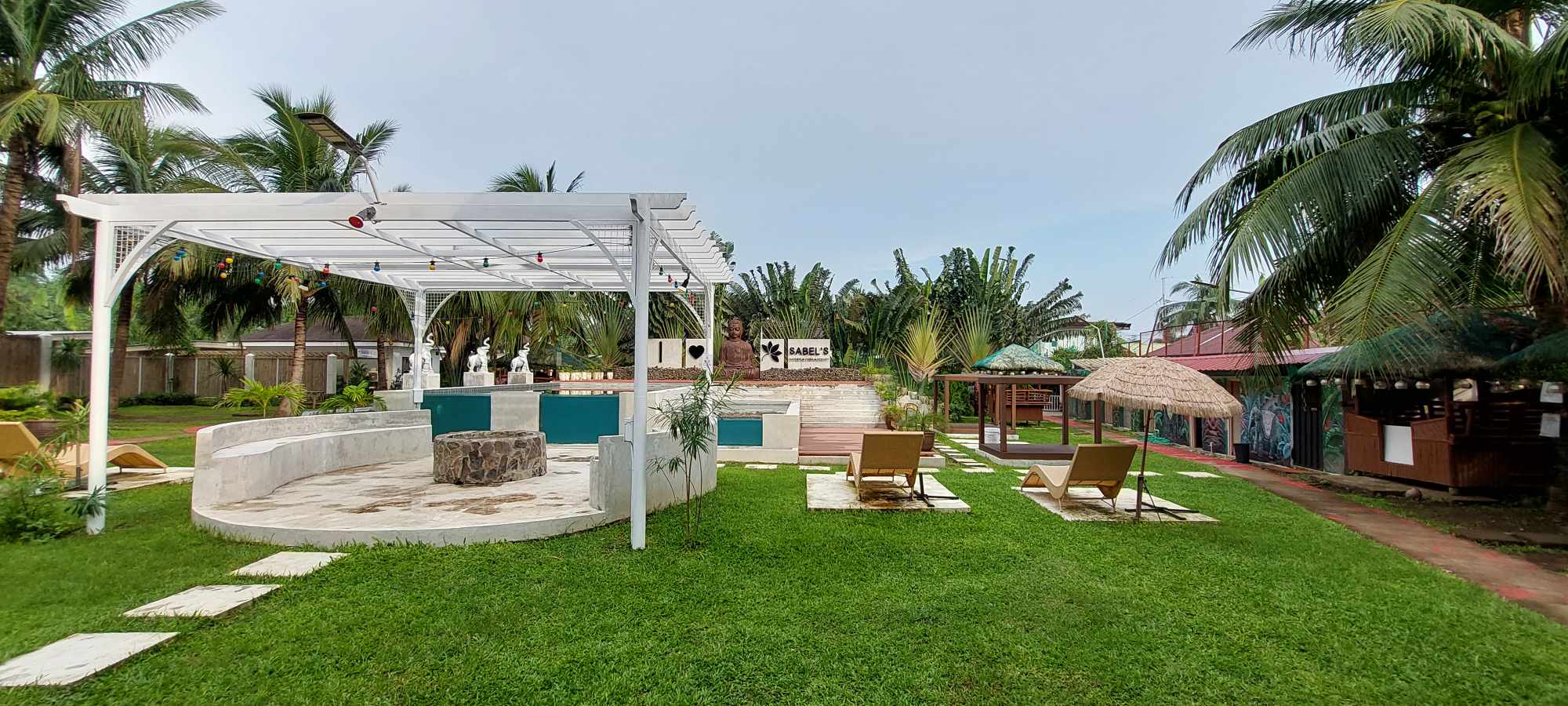 Garden grounds and bonfire lawn